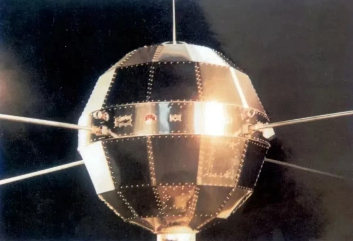 發(fā)射1 發(fā)射1